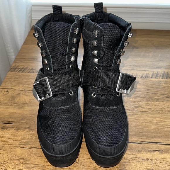 Steve Madden combat boots - Picture 2 of 5